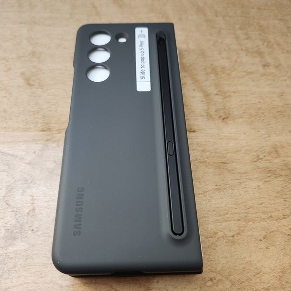 Samsung Slim S Pen Cover Case with Built-in New Compact S Pen for Galaxy Z Fold5 - Picture 3 of 6
